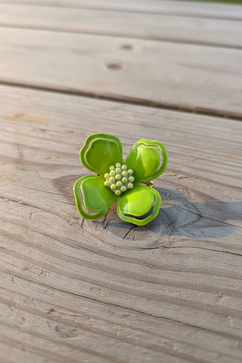 Vintage small green flower brooch 1960's  dainty but strong