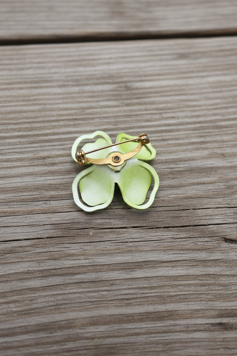 Vintage small green flower brooch 1960's  dainty but strong
